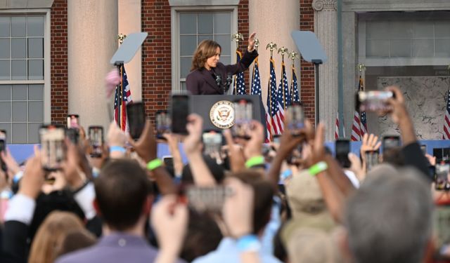 Kamala Harris, Trump'a karşı seçim mağlubiyetini kabul etti: