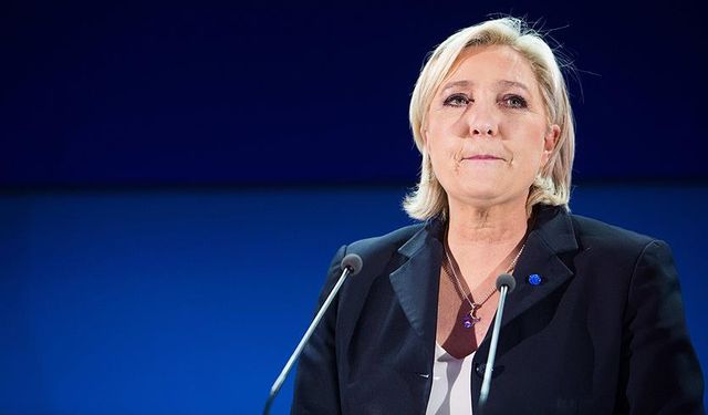 Fransa'da aşırı sağcı Le Pen'in hapsi istendi