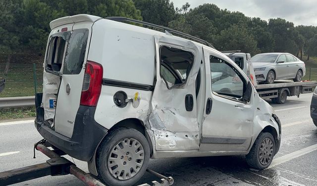 İstanbul'da zincirleme trafik kazasında 4'ü çocuk 8 kişi yaralandı