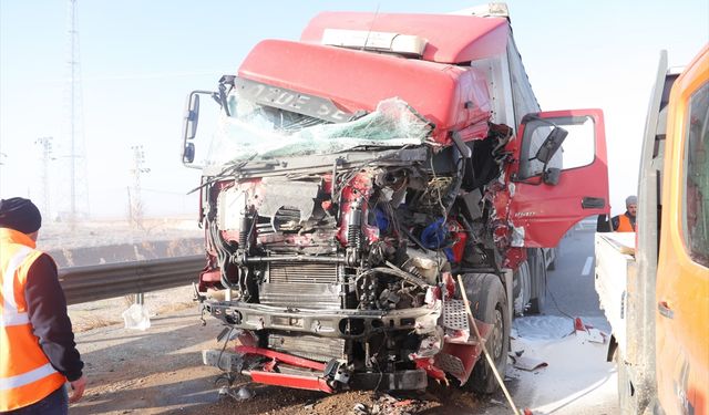 Konya'da zincirleme trafik kazasında 8 kişi yaralandı