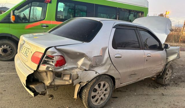 Van'da zincirleme trafik kazasında 1 kişi yaralandı