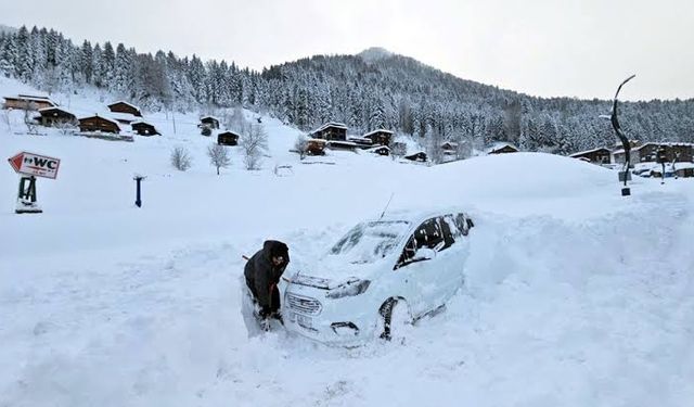 Ardahan ve Kars'ta 34 köy yolu ulaşıma kapandı