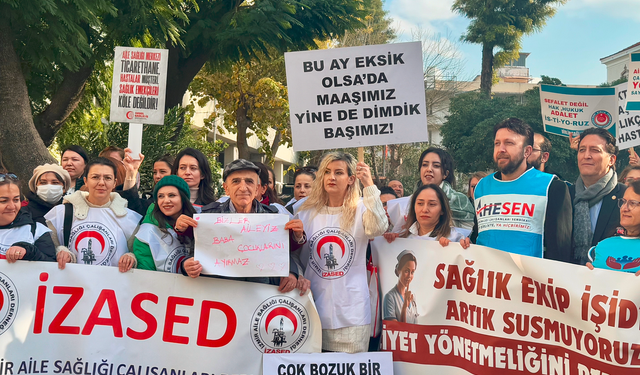 İzmir'de sağlık çalışanlarından eylem: "Bizi para ile terbiye edemezsiniz"