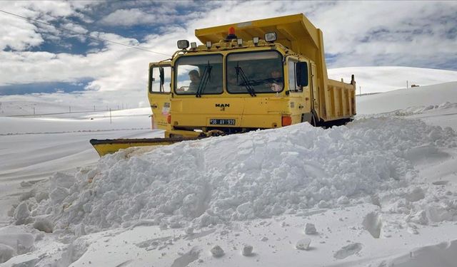 Erzurum ve Ardahan'da bazı yerleşim yerlerine ulaşım sağlanamıyor