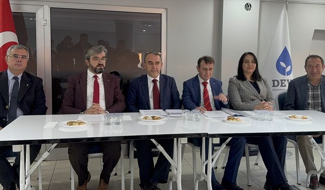 DEVA Partisi Genel Başkan Yardımcısı Ergin, Konya'da partililerle bir araya geldi