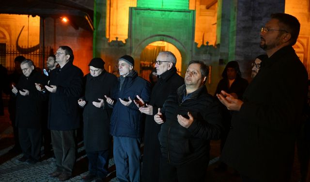 Edirne'de, Gazze'deki ateşkes dolayısıyla yatsı namazı sonrası dua edildi