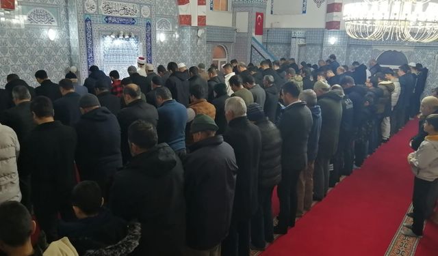 Ulaş'ta sabah namazı sonrası vatandaşlara çorba ikram edildi