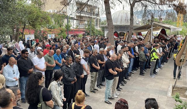 Aydın Kuşadası’nda Şarkıcı Şimal Gülen Son Yolculuğuna Uğurlandı
