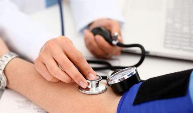 Tansiyon Yükselince Ne Yapılmalı? Ani Yüksek Tansiyona Karşı Etkili Adımlar