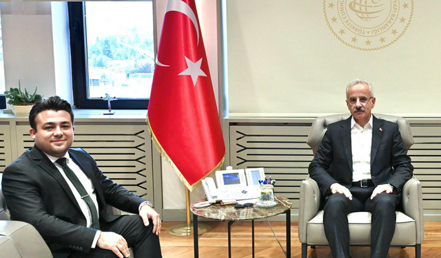 Ulaştırma Bakanı Uraloğlu, Türkiye ve Bölge Başkanı ile bir araya geldi