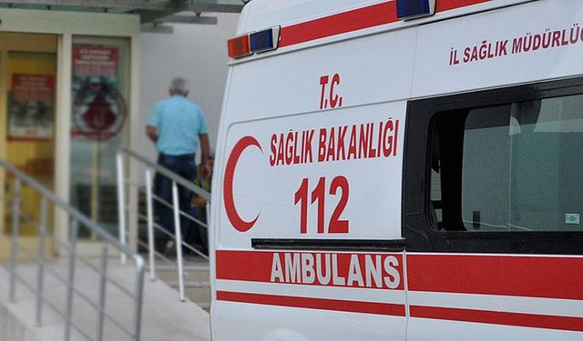 Ambulans şarampole devrildi: 4 yaralı