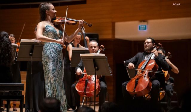 İzmir Oda Orkestrası ilk konserini verdi