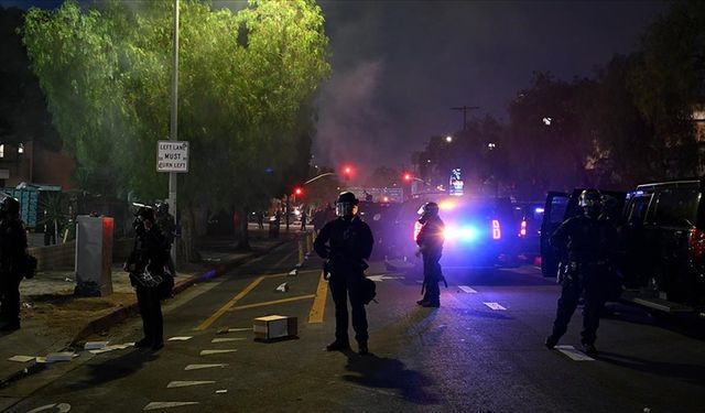Los Angeles'ta düzensiz göçmenlere destek protestoları 3. gününde sürüyor
