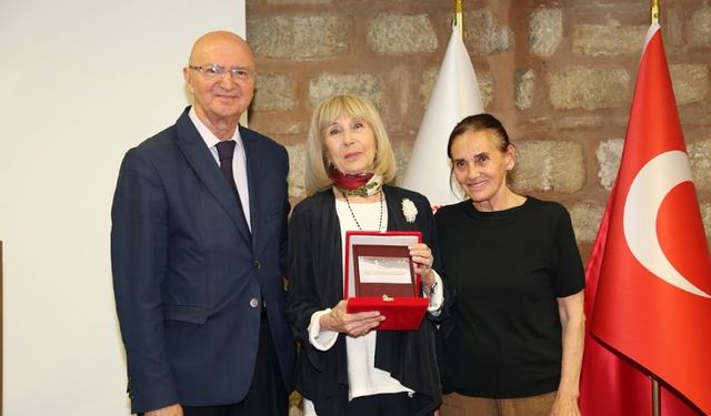 54. Orhan Kemal Roman Ödülü yazar Ayşe Kulin'e verildi