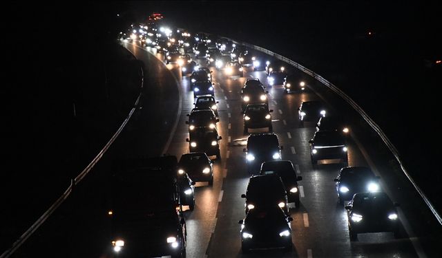 Bayram Dönüşü Başladı: Tekirdağ-İstanbul Yolu’nda Trafik Yoğunluğu Başladı
