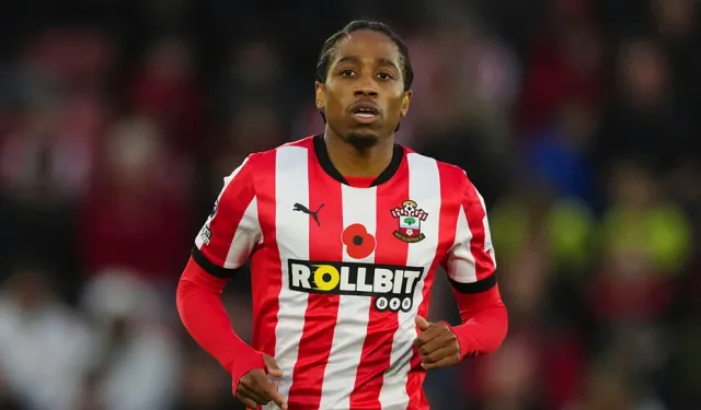 Beşiktaş'ın yeni transferi Walker-Peters imza için geliyor
