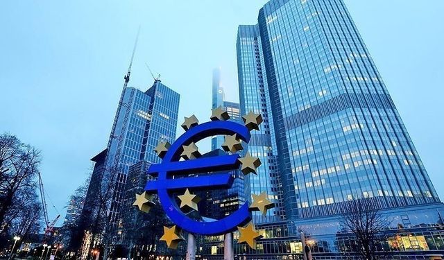 Euro Bölgesi ekonomisi büyümeye döndü: İstihdam sınırlı arttı