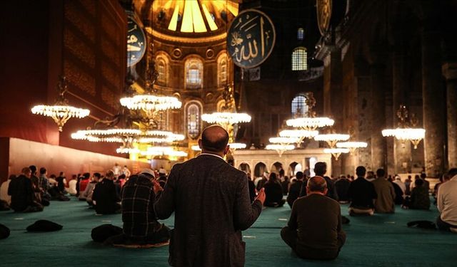 Cuma namazı saat kaçta? Cuma namazı nasıl kılınır, kaç rekat? 4 Eylül 2026 İstanbul, Ankara, İzmir namaz vakitleri