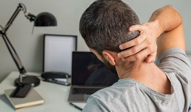 Boyun ağrısını normal diyerek geçiştirmeyin!