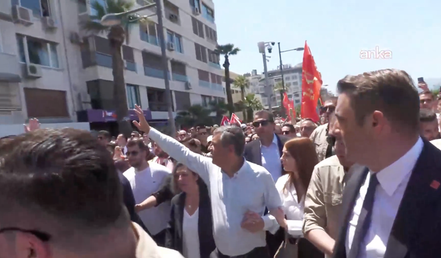 Özgür Özel, Cumhuriyet Meydanı'ndan Gündoğdu'ya yürüdü