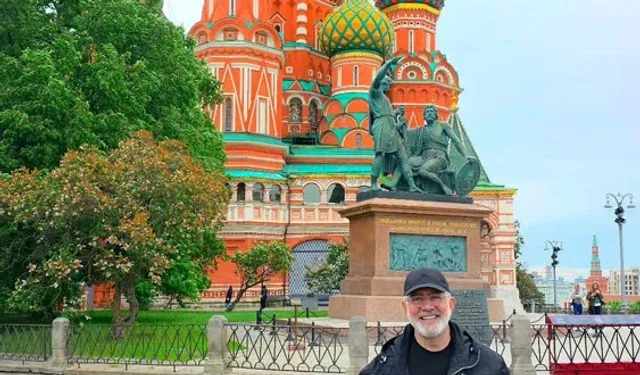 Moskova'yı ziyaret eden AKP'li vekilden sürpriz Nâzım Hikmet paylaşımı