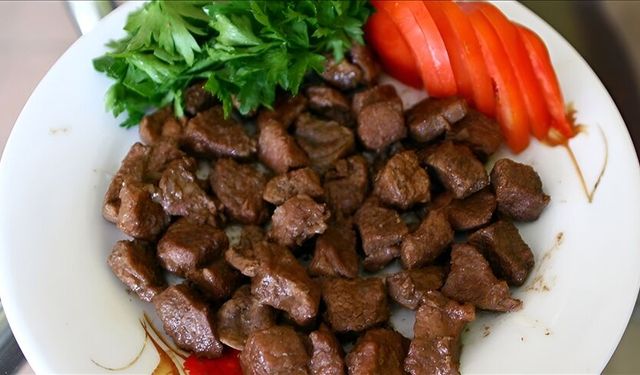 Uzmanından Kurban Bayramı uyarısı: Bilinçsiz et tüketimi böbrek ve kalp hastalıklarını tetikliyor