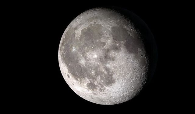 Terk edilen SpaceX roketi Ay'a çarpacak
