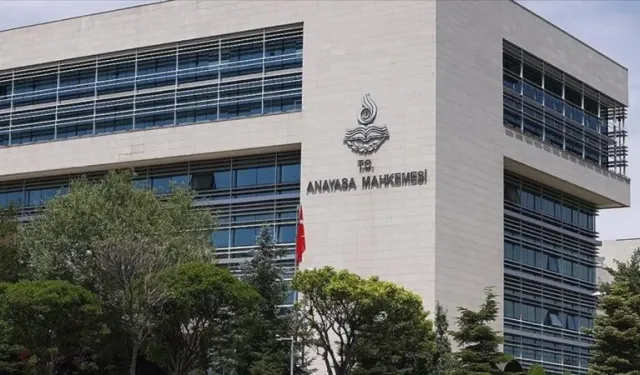 AYM'den cinsiyet değişikliğinde mahkeme izni şartının iptali istemine ret