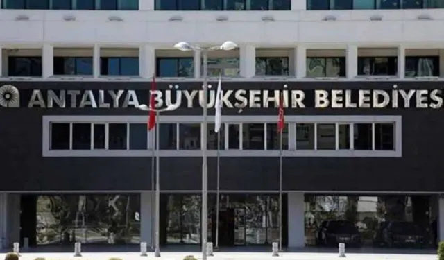 Antalya Büyükşehir Belediyesi'ne operasyon: 3 kişi gözaltına alındı