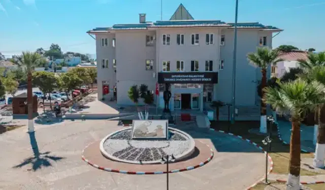 Seferihisar Belediyesi'ne operasyon: Başkan Yardımcısı dahil 6 gözaltı