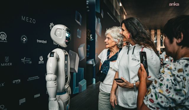İstanbul Dijital Sanat Festivali "Yeniden Anlat" temasıyla AKM'de başlıyor