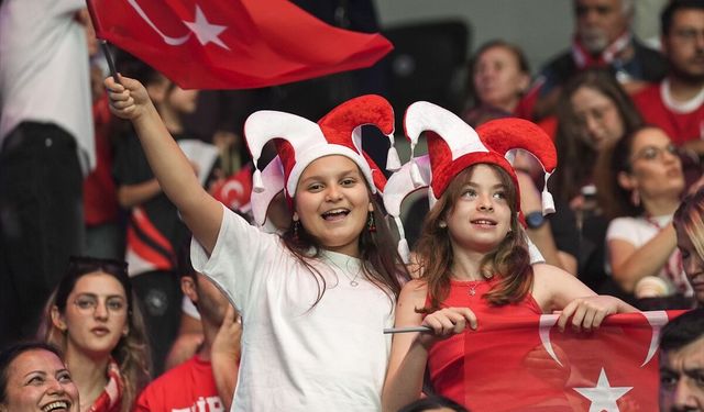 Ankara'da Voleybol Milletler Ligi coşkusu: Filenin Sultanları için tribünler kenetlendi