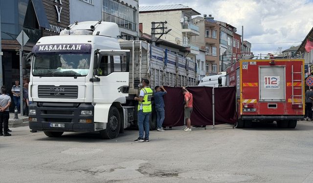 Edirne Havsa’da trafik kazası: Tırın çarptığı yaya hayatını kaybetti