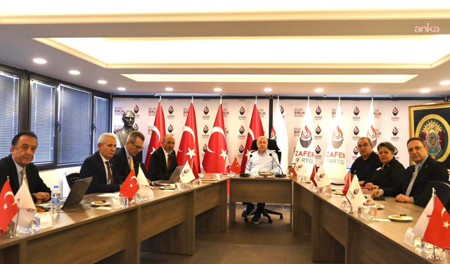 Zafer Partisi lideri Ümit Özdağ ekonomi kurmaylarını topladı