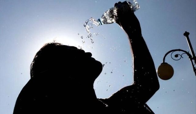 İngiltere’de üst üste 3 gün kırmızı alarm verildi: Sıcaklık 36 dereceye yaklaştı