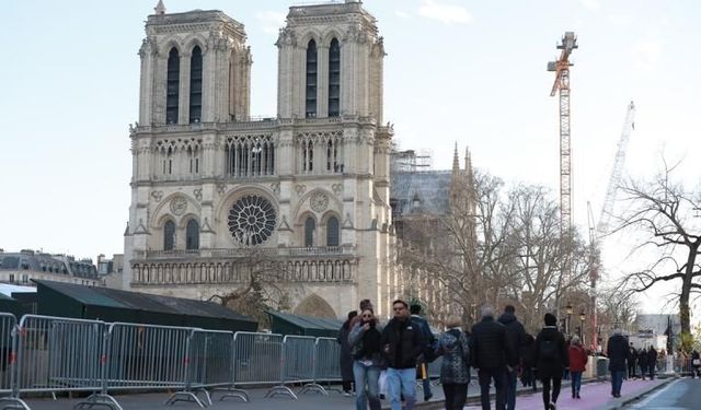 Notre Dame meydanının altından 2 bin yıllık Roma ve Orta Çağ bulguları ortaya çıktı