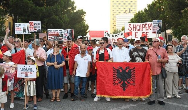 Arnavutluk’ta Trump'ın 4 milyar dolarlık turizm projesine karşı protestolar 29. gününde