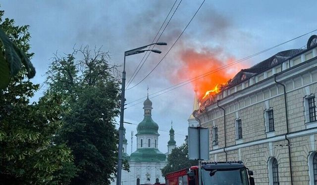 Zelenskiy: Rusya’nın Ukrayna saldırılarında 8 kişi hayatını kaybetti