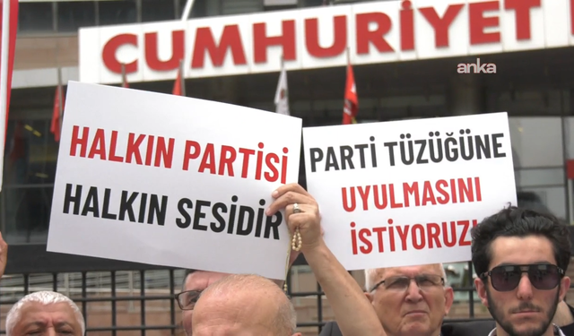 CHP Ankara Gönüllüler Platformu’ndan genel merkez önünde olağanüstü kurultay çağrısı