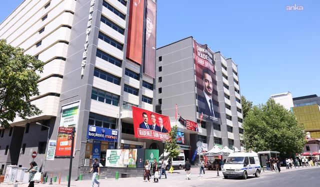 Çankaya Belediyesi önünde 'demokrasi nöbeti' sürüyor