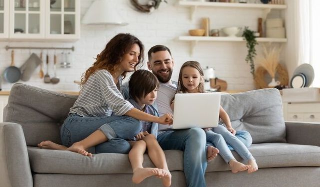 Ebeveynler, çocuklarını dijital dünyada nasıl koruyabilir?