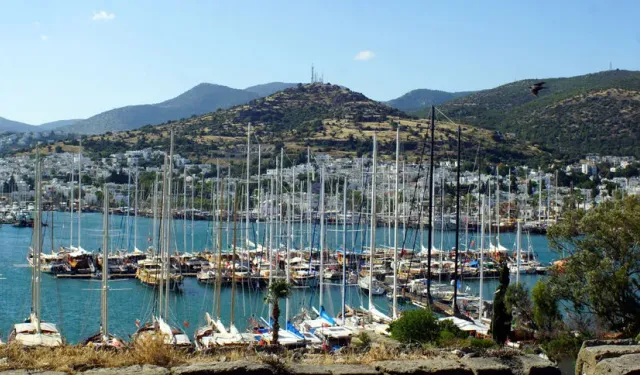 YENİ Partili Ösen'den Bakan Ersoy'a: "Deniz turizminde rakiplerimizin çok gerisindeyiz"