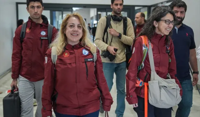 Türk bilim ekibi Kuzey Kutbu'nda 6. seferini tamamladı