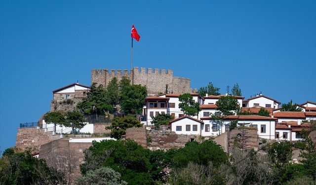 Medeniyetlerin kesişim noktası Ankara Kalesi 25 asırlık tarihiyle ziyaretçilerini ağırlıyor