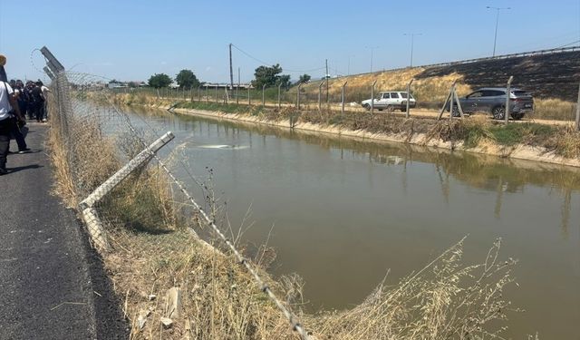 Aydın Efeler’de sulama kanalına düşen otomobilde anne ve 2 çocuk kurtarıldı