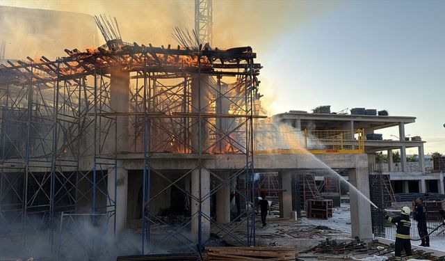 Eskişehir Tepebaşı’nda inşaat yangını: Büyük hasar oluştu