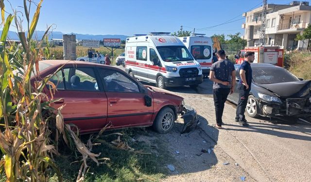 Osmaniye Kadirli’deki trafik kazasında iki otomobil çarpıştı: 5 yaralı