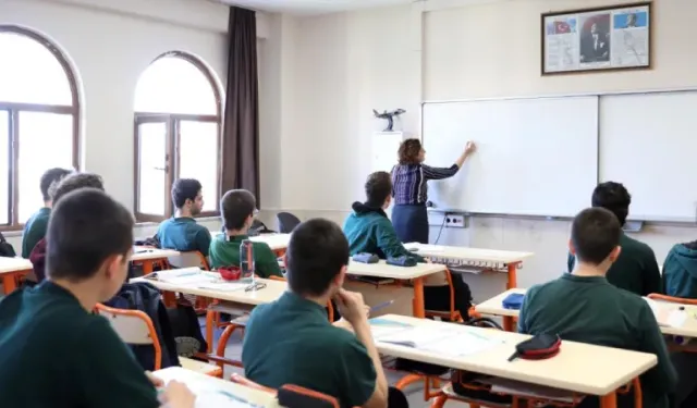 Yusuf Tekin duyurdu: Öğretmenlerin mesleki gelişimi dijital sistemle takip edilecek