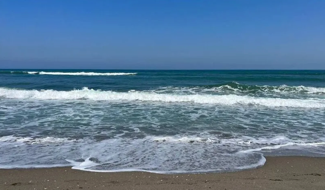 Karadeniz'de fırtına alarmı: Kastamonu'nun dört ilçesinde deniz yasağı