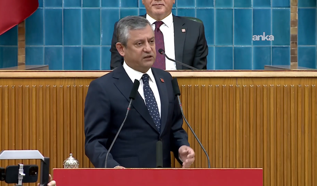 Özgür Özel: "Bugün kürsüye vakti gelmiş bir vedanın hüznünü taşıyarak çıktım"